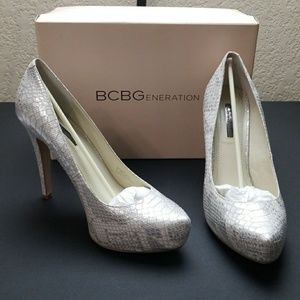 BCBGeneration Brand New Silver Pump Size 9.5